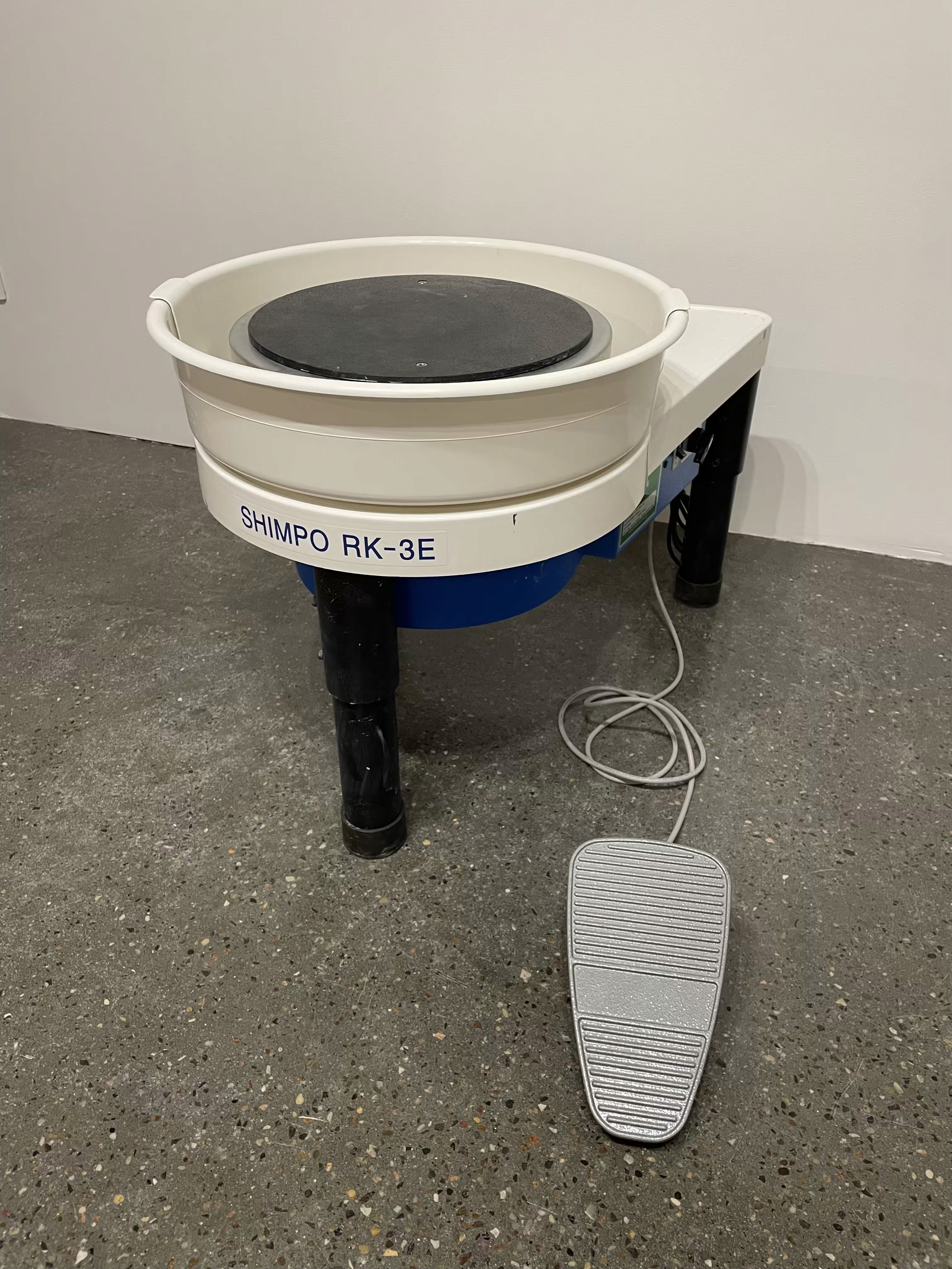 One of the turning machines model Shimpo at Lervaerk