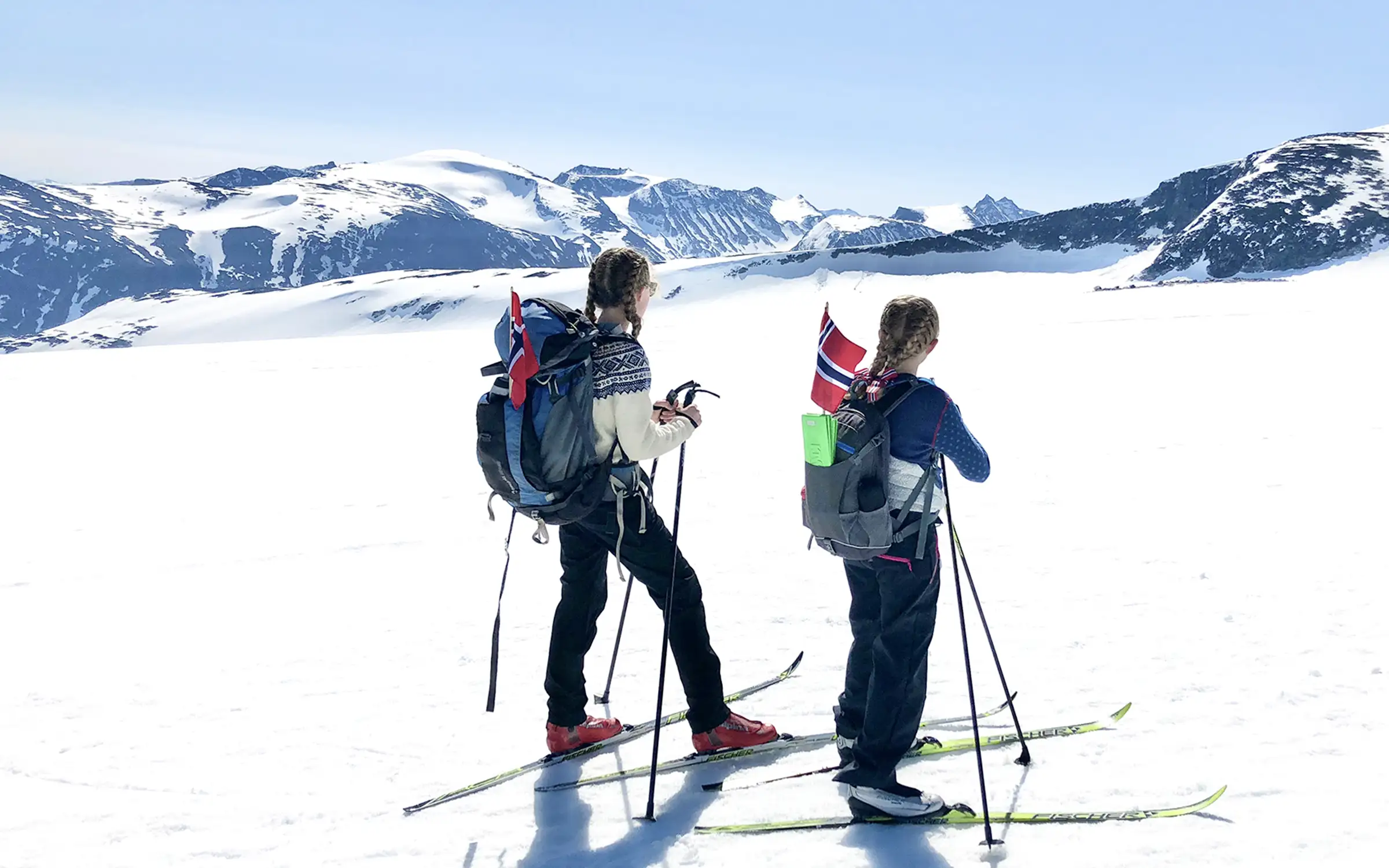 17. mai-tog på Galdhøpiggen | Expa Travel