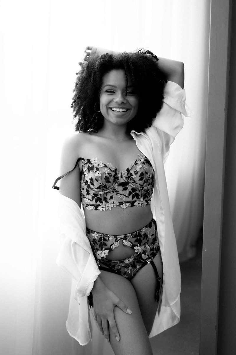 Sensual boudoir photography in Solothurn, Switzerland by Ramona Fotografie.