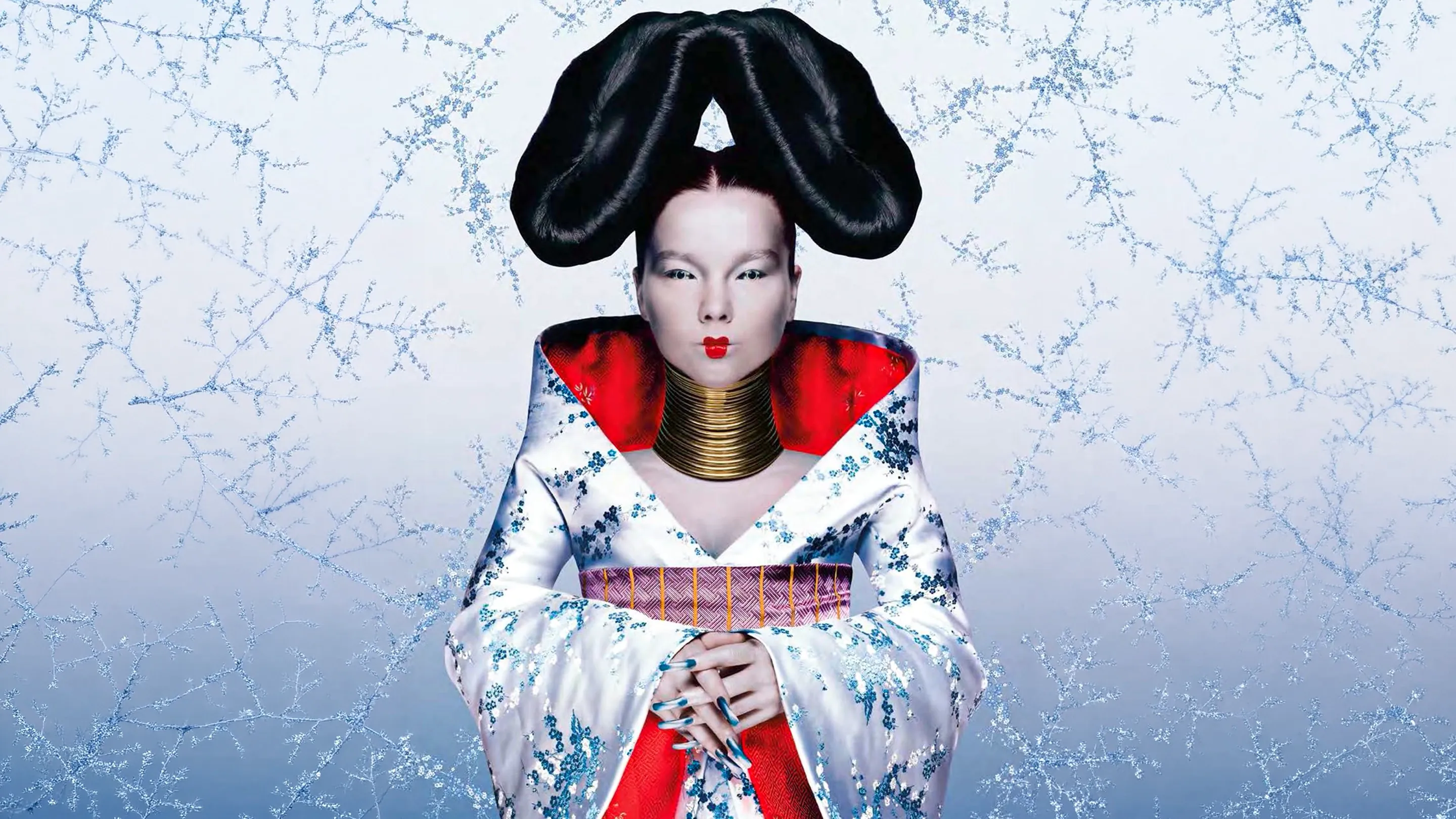 Black and white art photograph by Ann Ray capturing Shaun Leane's iconic Coiled silver neckpiece on the Alexander McQueen 'VOSS' runway.