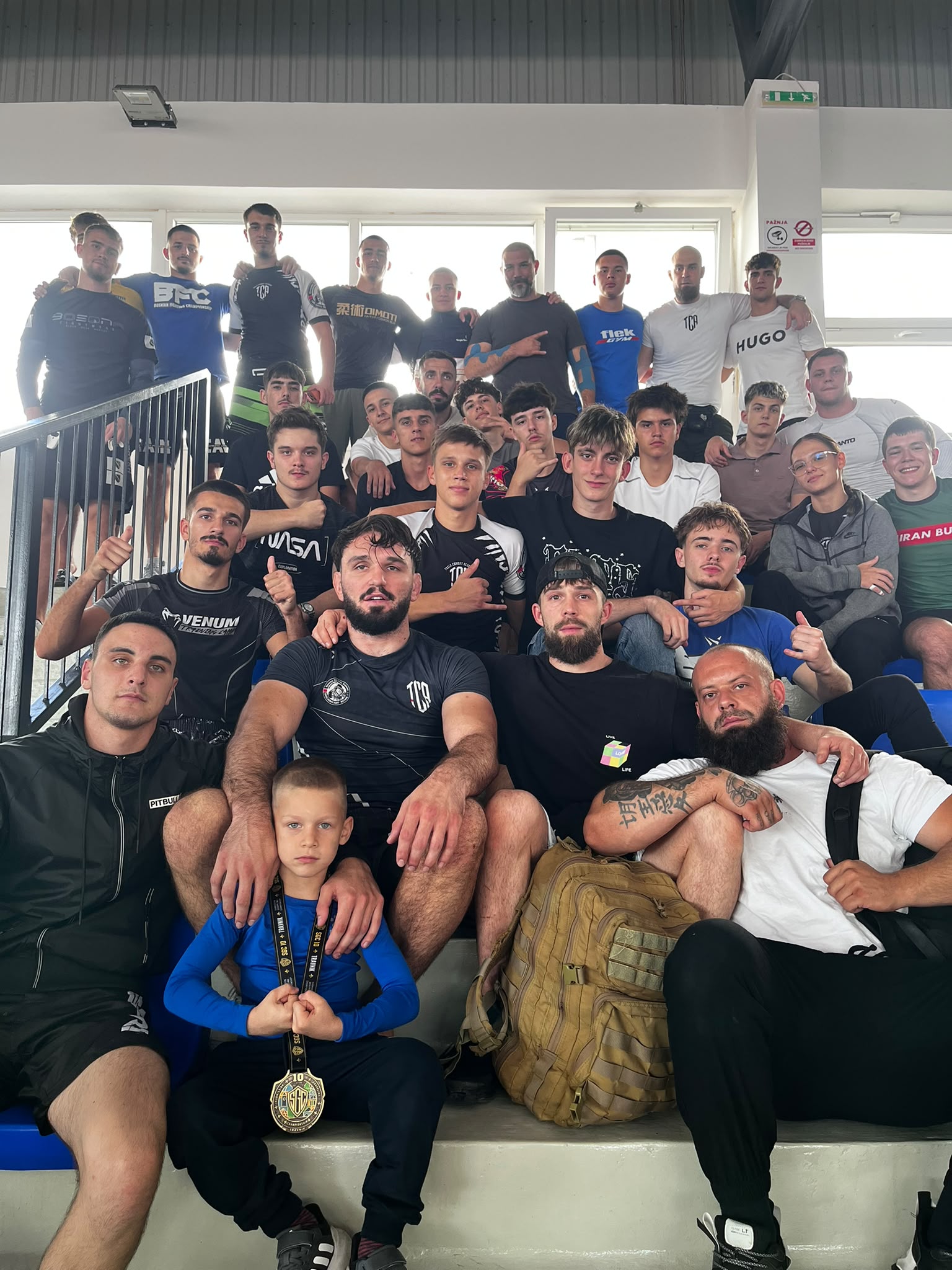 Ekipa Tuzla Combat academy-a uzima zajedničku sliku u Travniku na SGC BJJ turniru