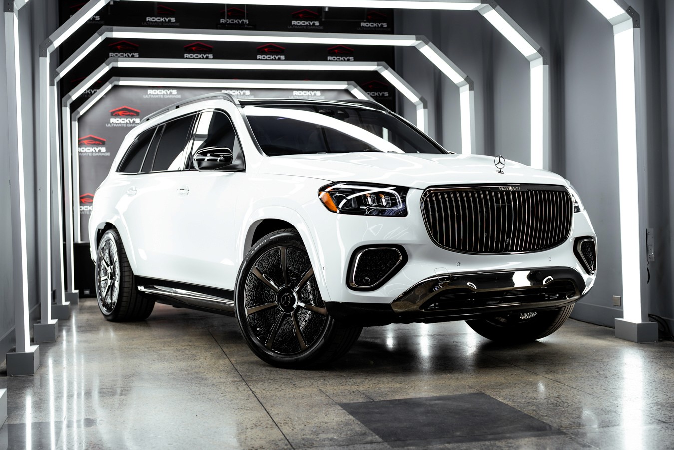 2026 Mercedes-Benz Maybach GLS 600 4MATIC, photo 11