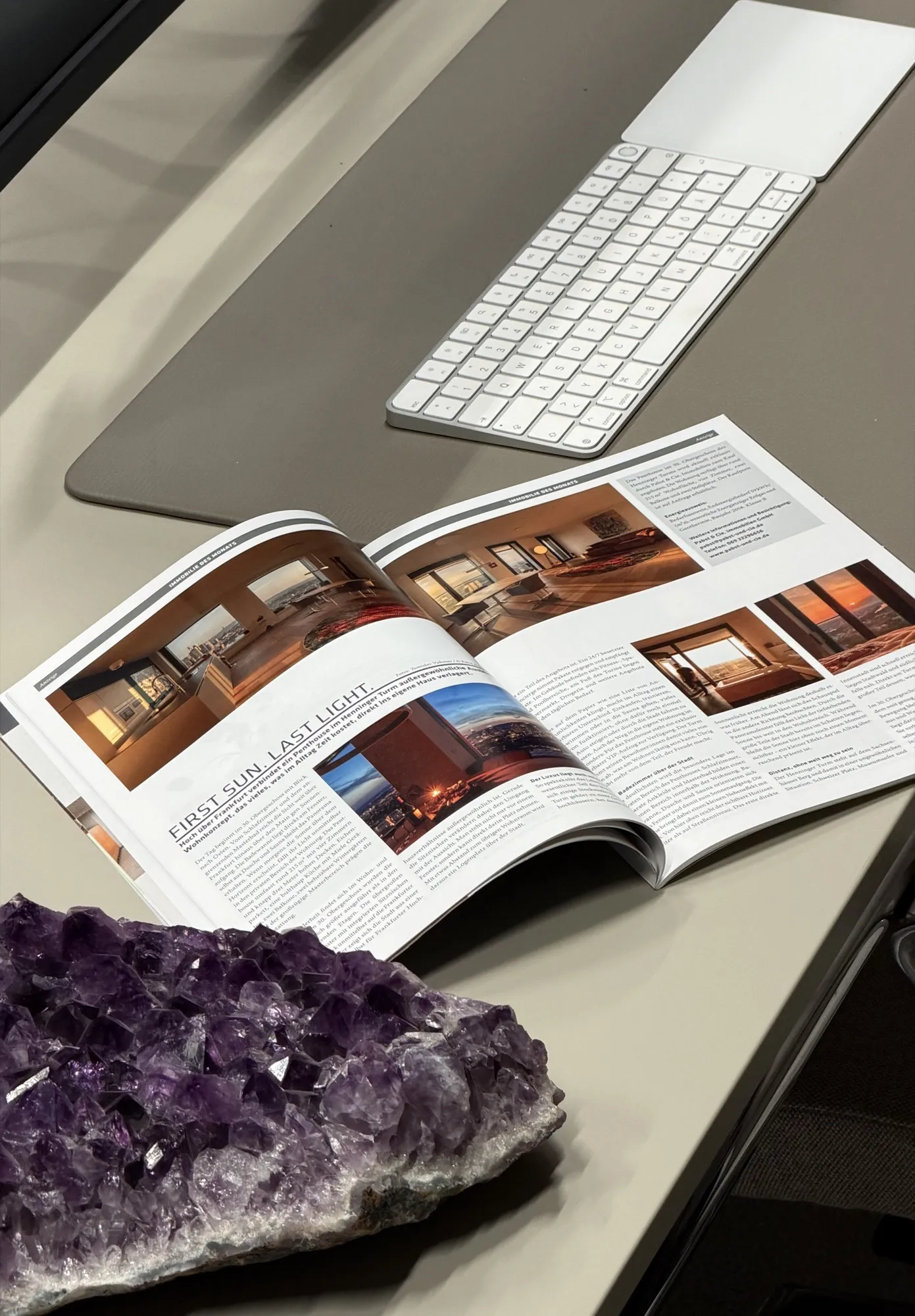 CUBE Magazin Frankfurt/Rhein-Main: Doppelseite „Immobilie des Monats“ zum Penthouse im 30. OG des Henninger Turms