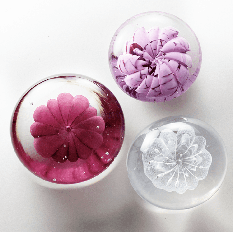 Matilda Kästel glass art available to buy in webshop — ceramic and glass objects