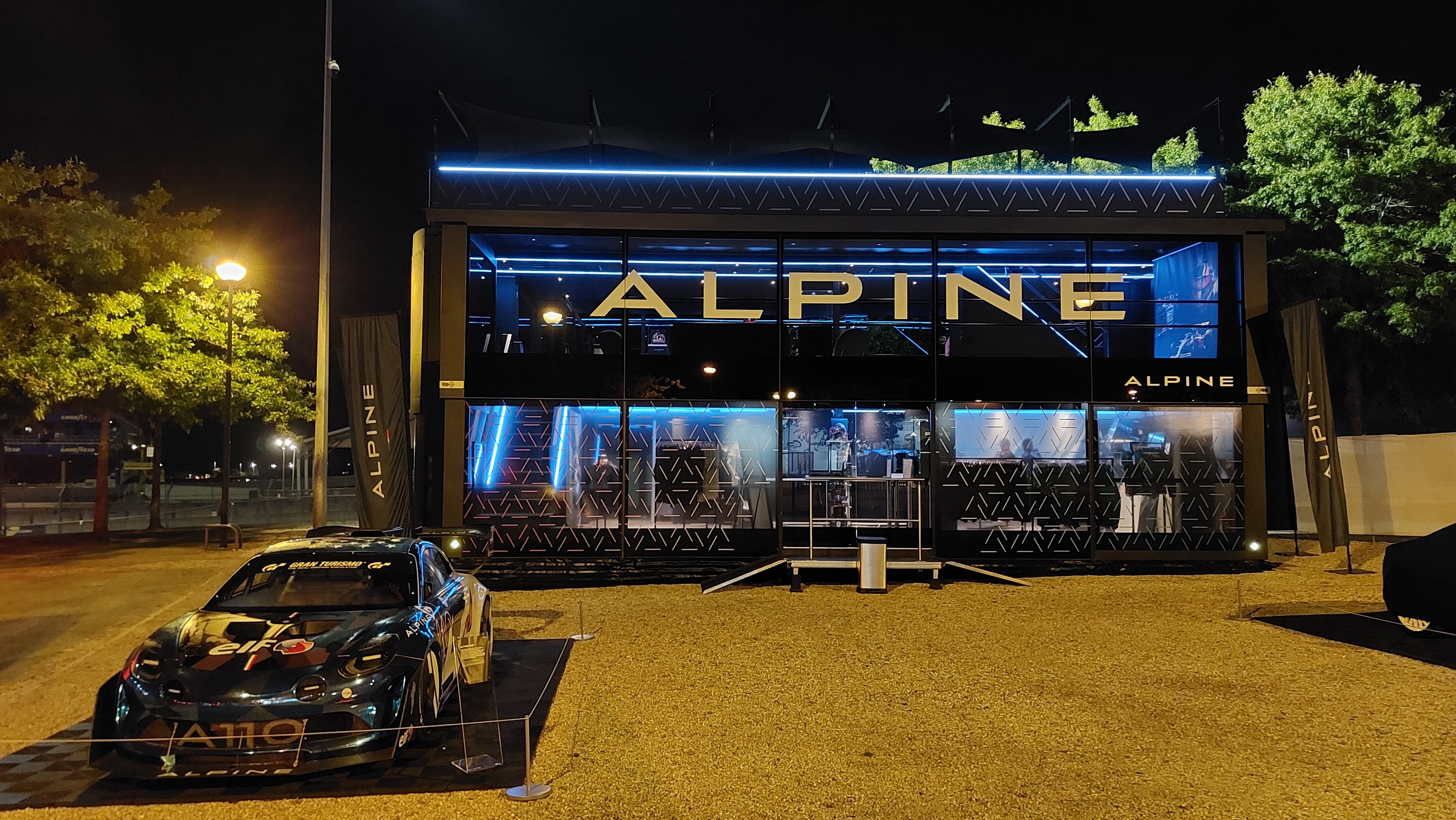 Alpine Fomule 4 pop-up store