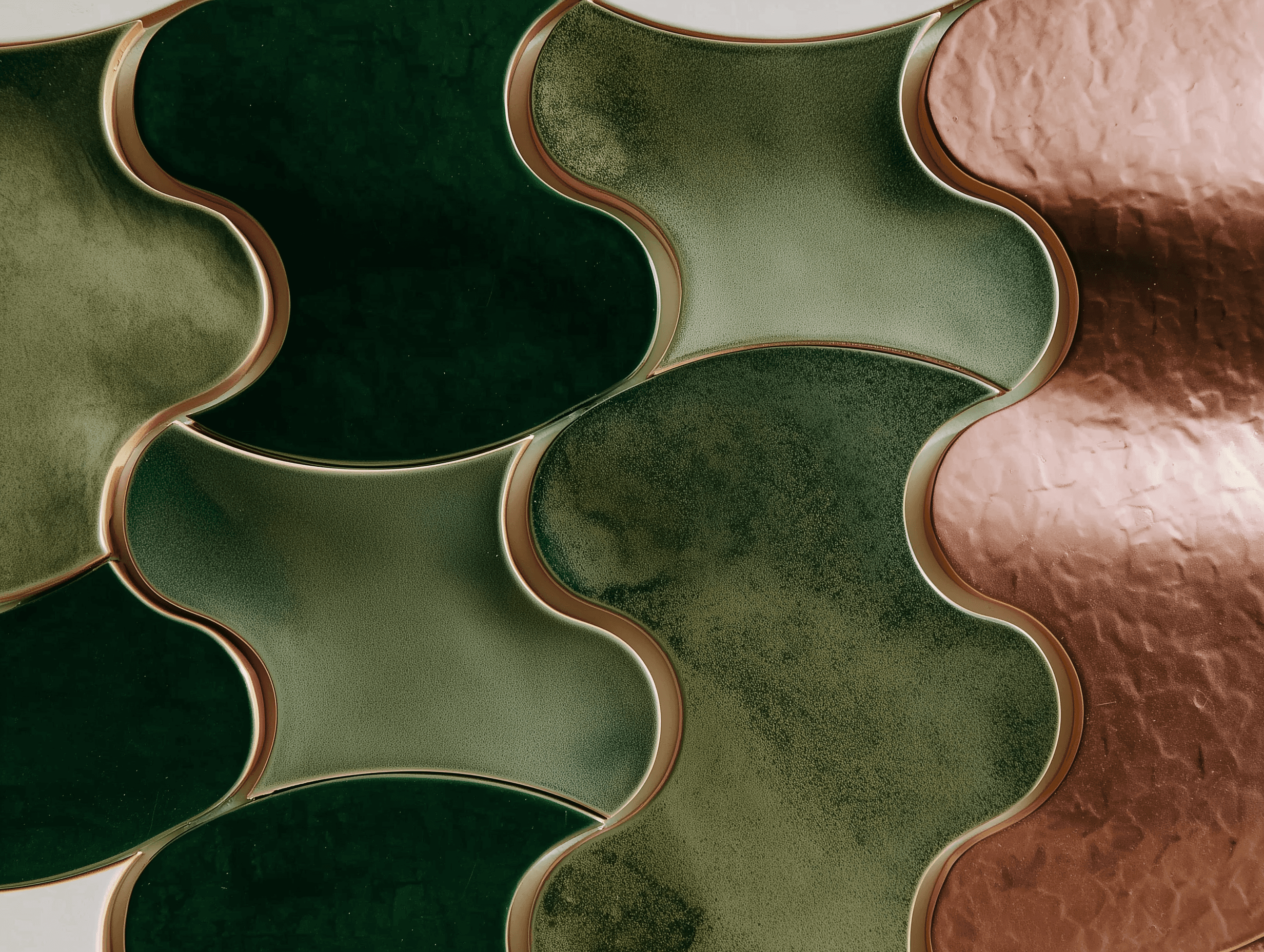 A group of potted plants sitting next to each other