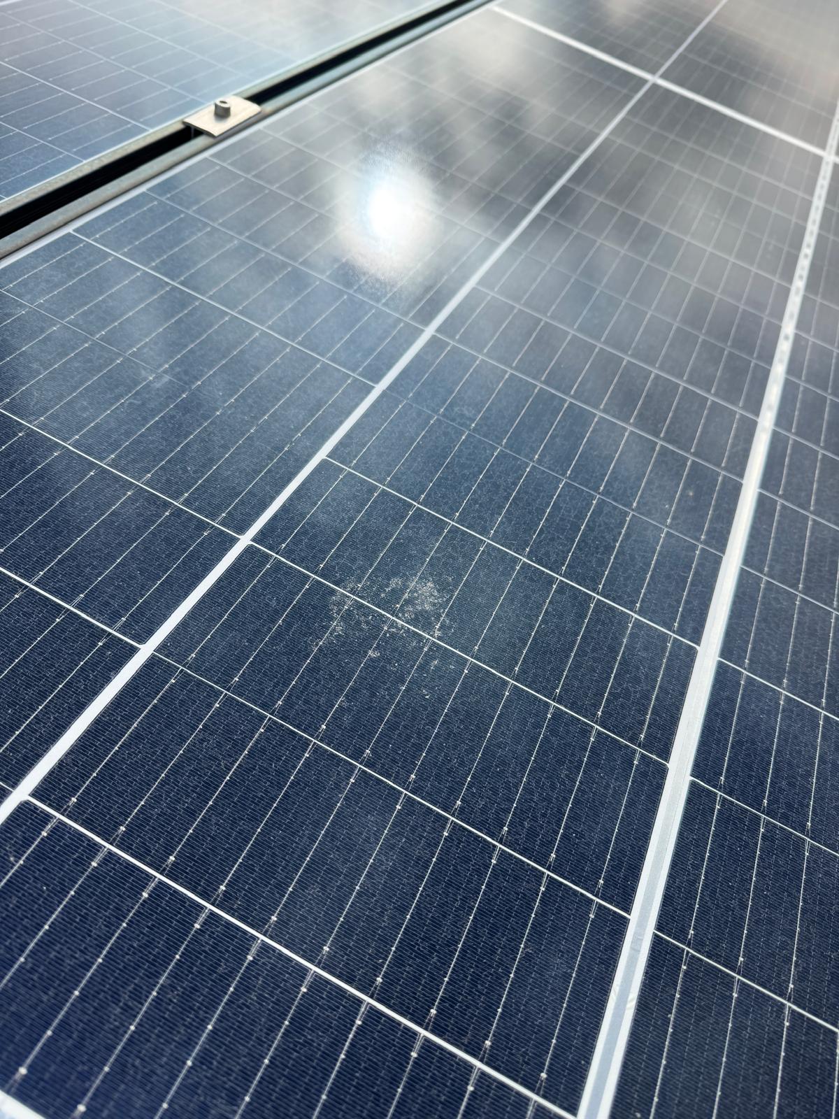 Reziduuri pe panouri solare