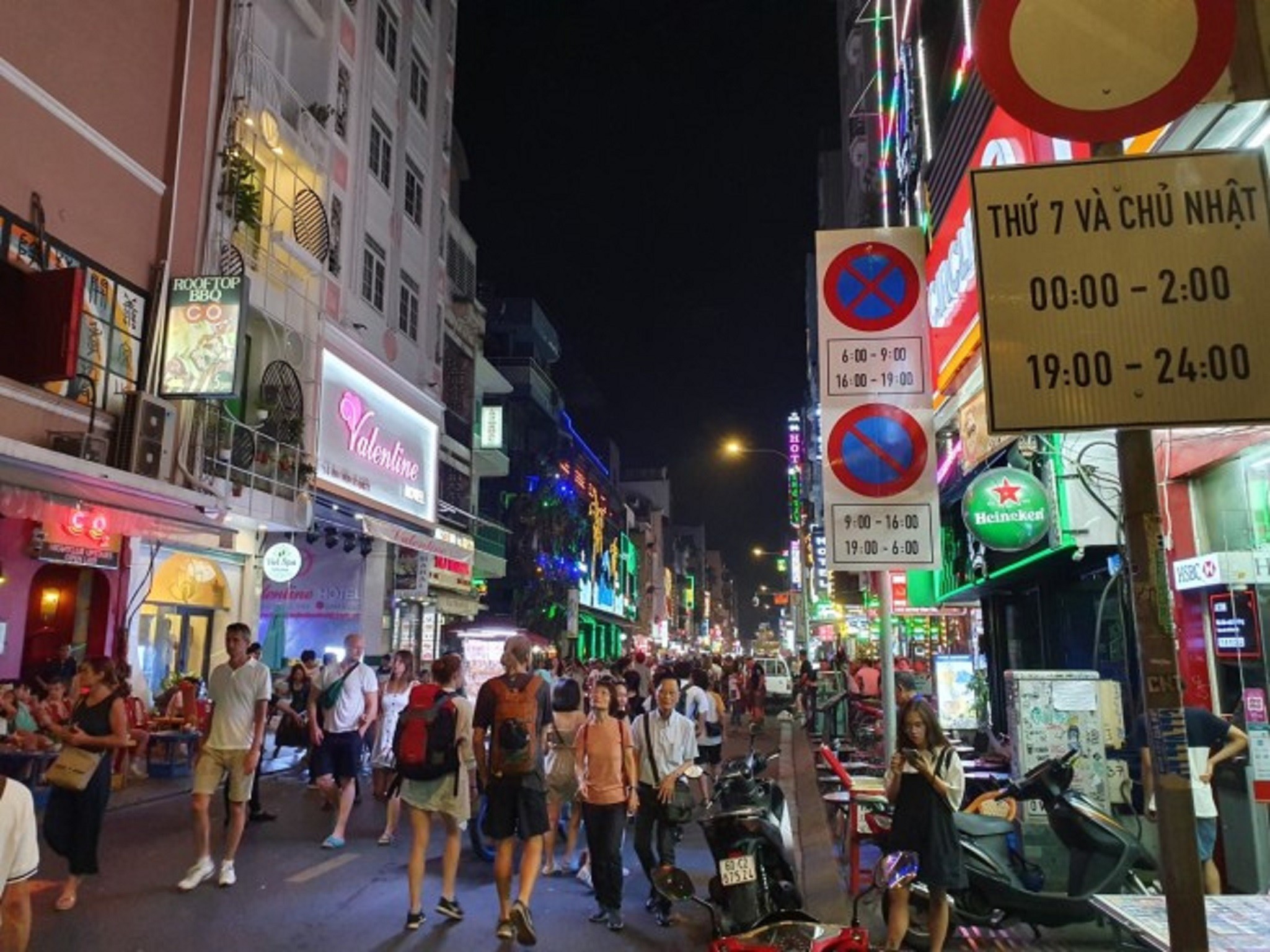 Bui Vien Traveler Street (Bui Vien Walking Street)