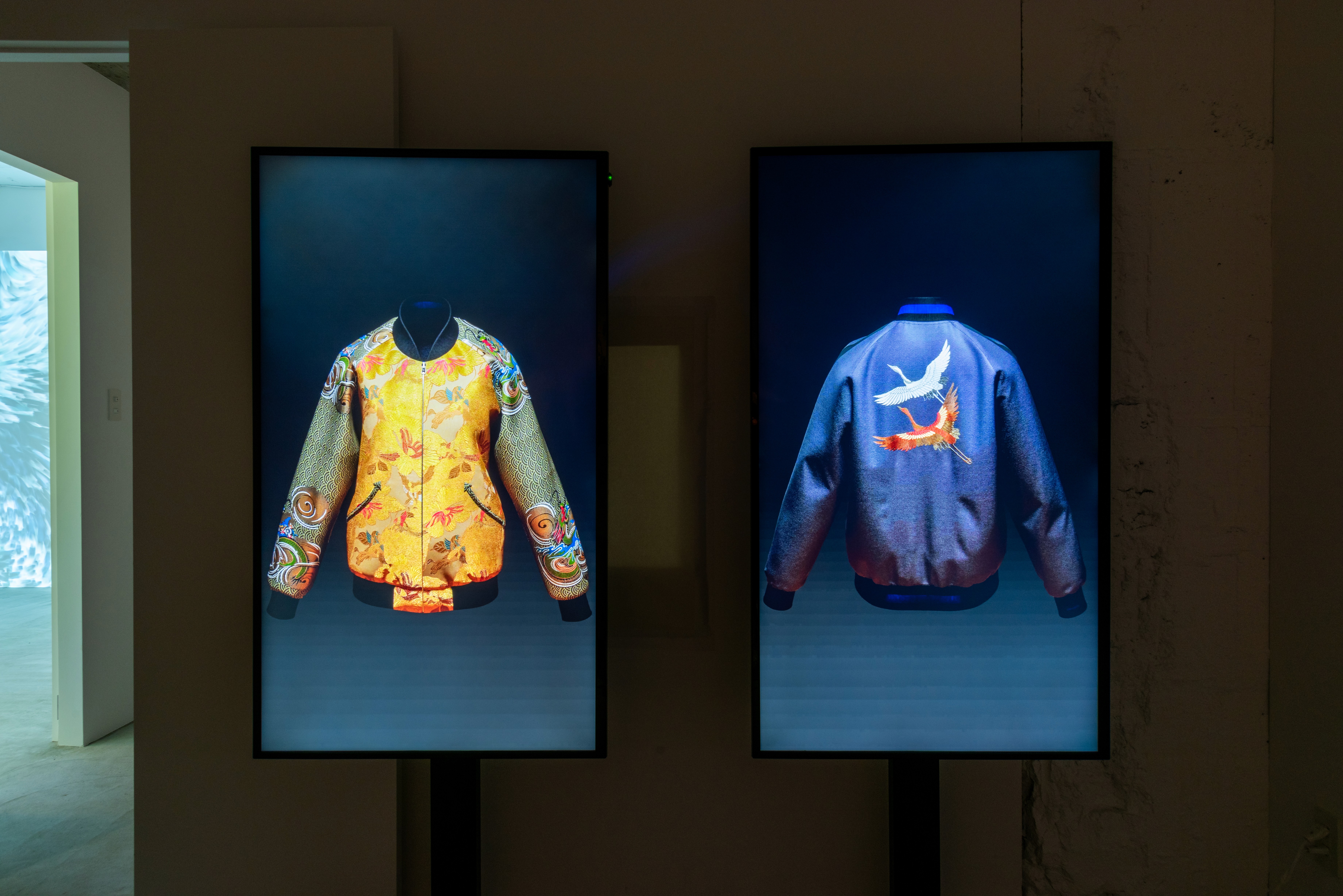 HIRUME, Edo Komon Kinran Kaga Embroidery Jacket Crane , presented at Made in Japan 3.0 Defining a New Phy-gital Reality , K11 Art Mall, Hong Kong. Image taken at Sizeless Twin , PARCEL, Tokyo, 2022. Image courtesy of Startbahn
