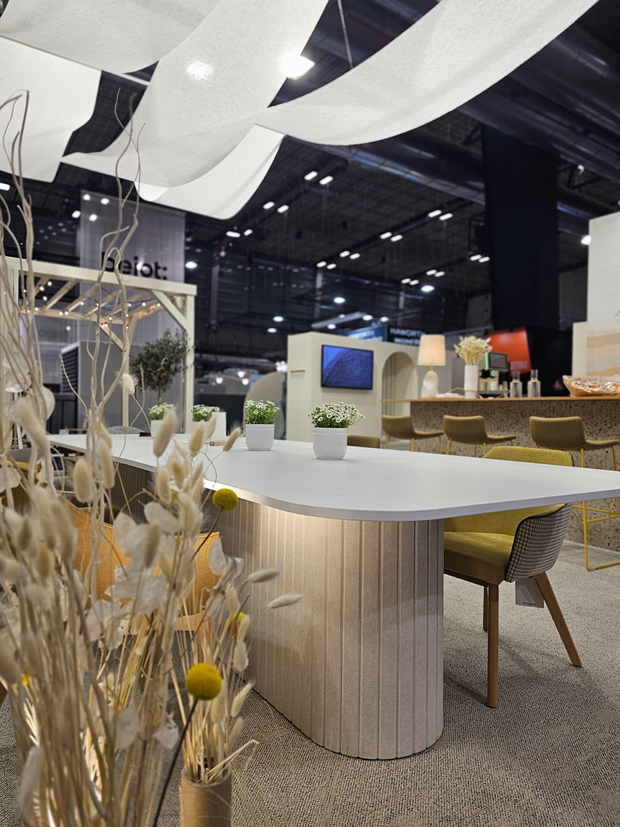 Stand salon hexagone bureau