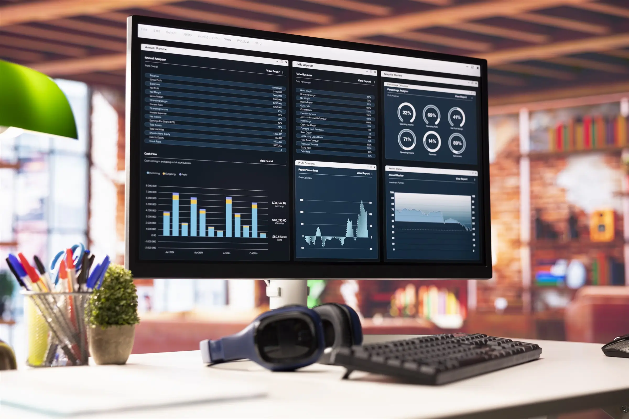 Real-time analytics dashboard updating live from connected data sources, KGT Solutions