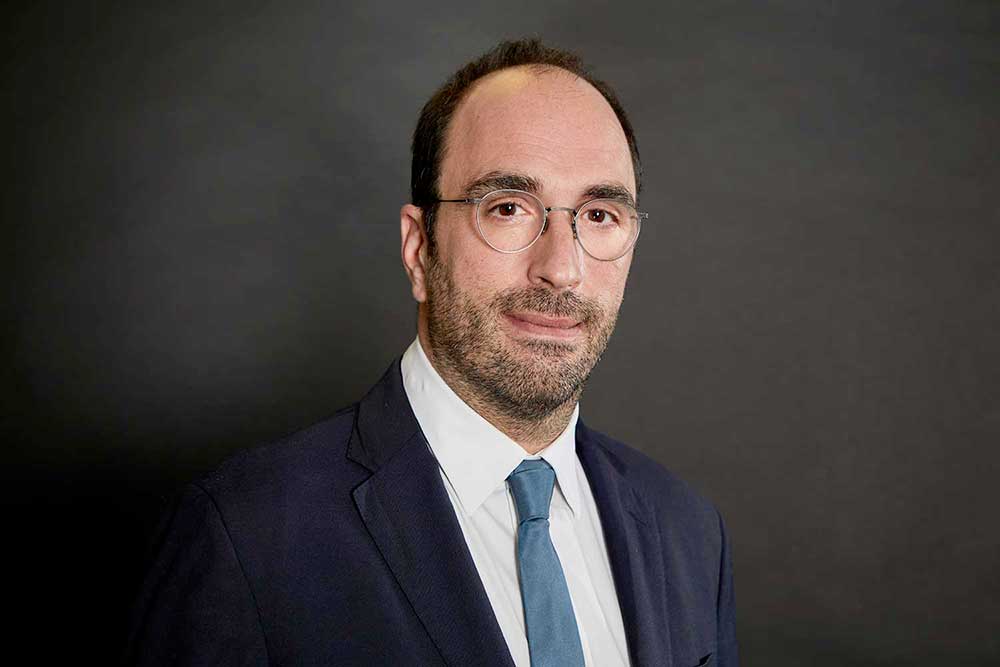 Testimonial user profile