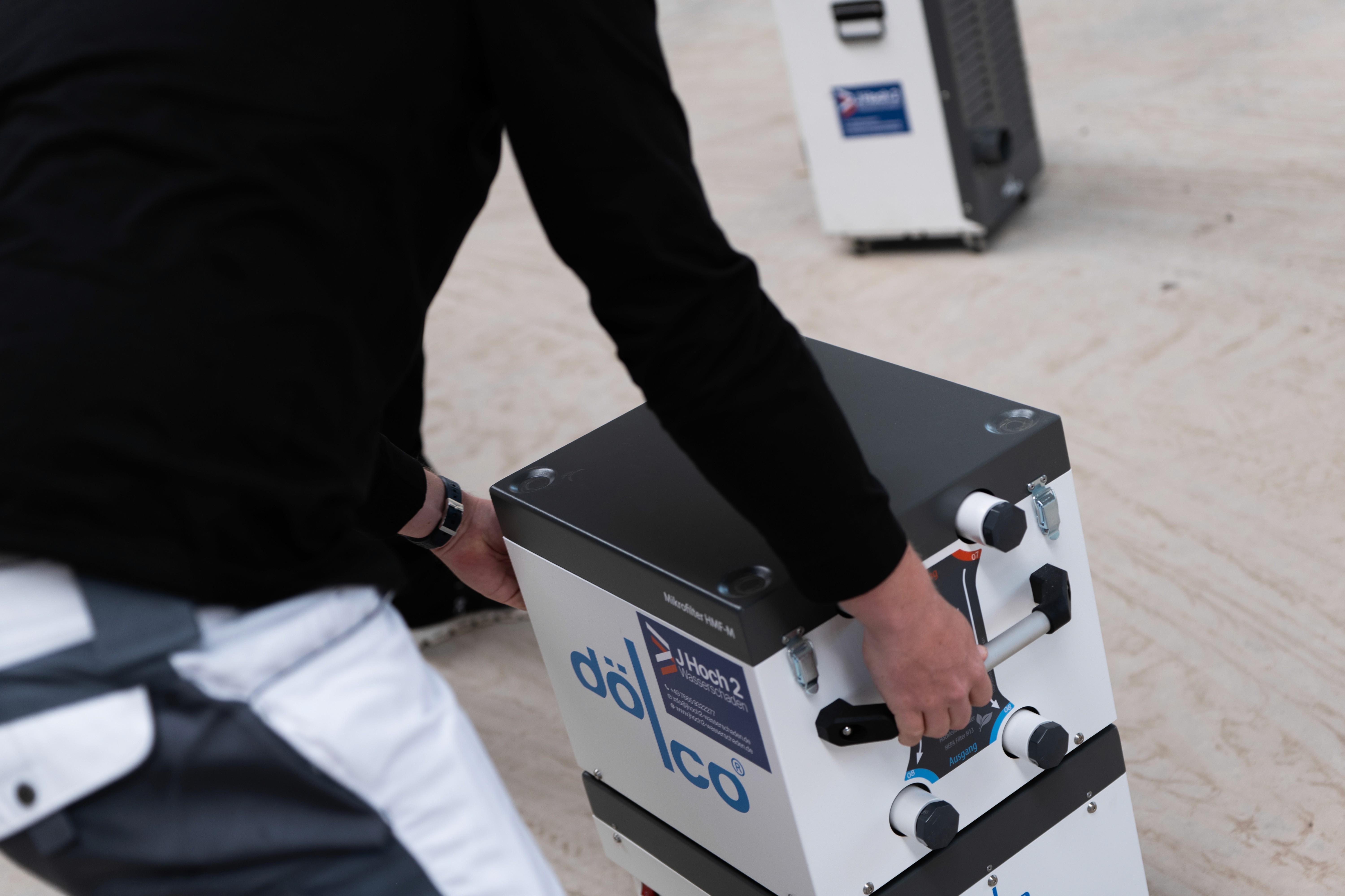 Abgeschlossene Wasserschadensanierung – Raum wiederhergestellt