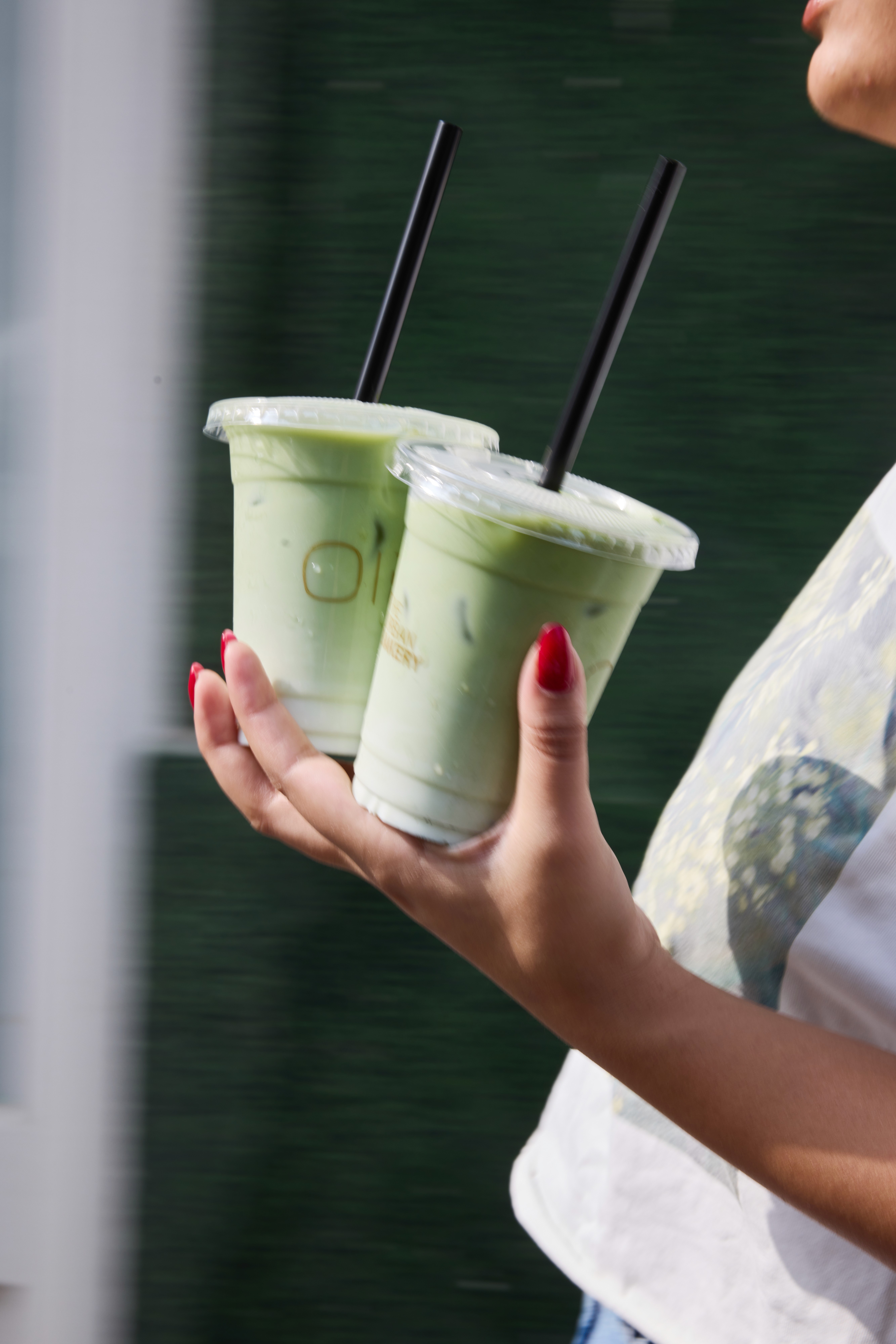 מאצ׳ה קרה עם חלב שקדים חלב שיבולת