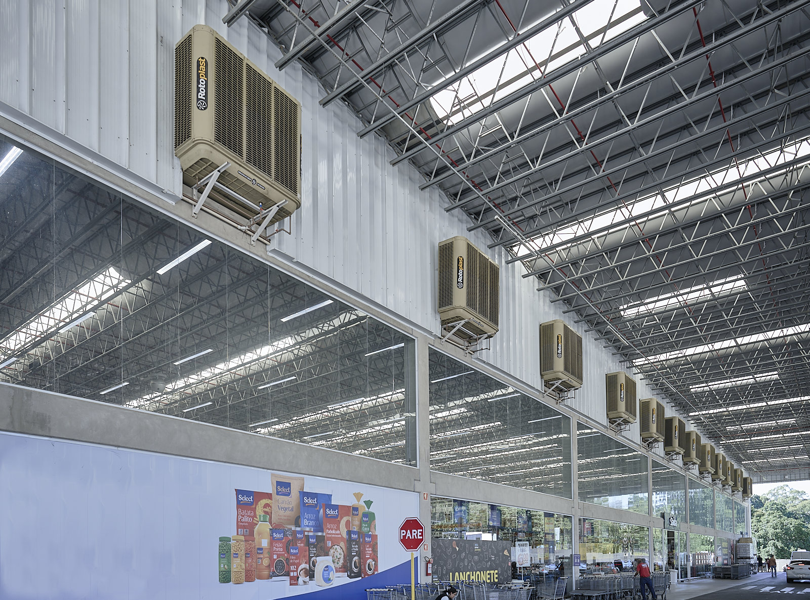 climatizadores evaporativos em um mercado