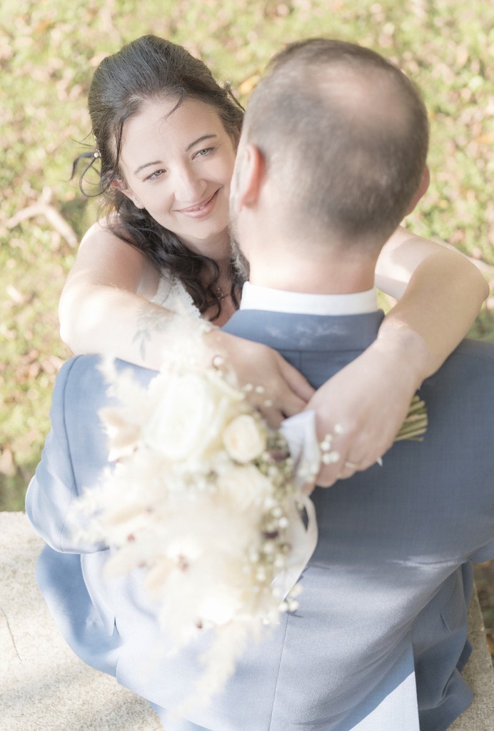 Album photo de luxe — French wedding photographer Paris — luxury wedding book France — Maison Elion — relique photographique rare — fragment intemporel — rituel artistique — photographe mariage haut de gamme — Seine-et-Marne 77 — album mariage bespoke sur mesure — timeless photography France — image symbolique — luxury French wedding photography