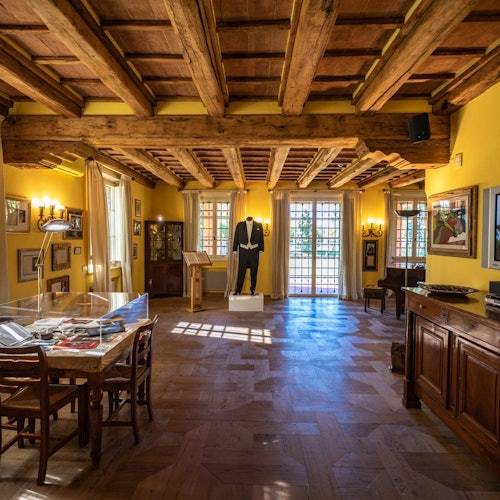 Pavarotti House