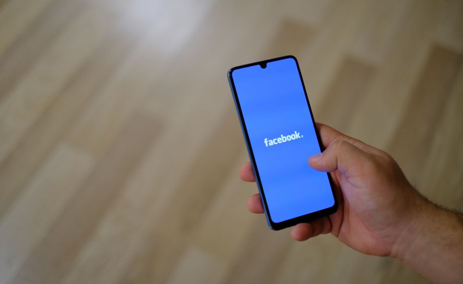 Facebook excluirá lives antigas. Saiba como salvar seus vídeos