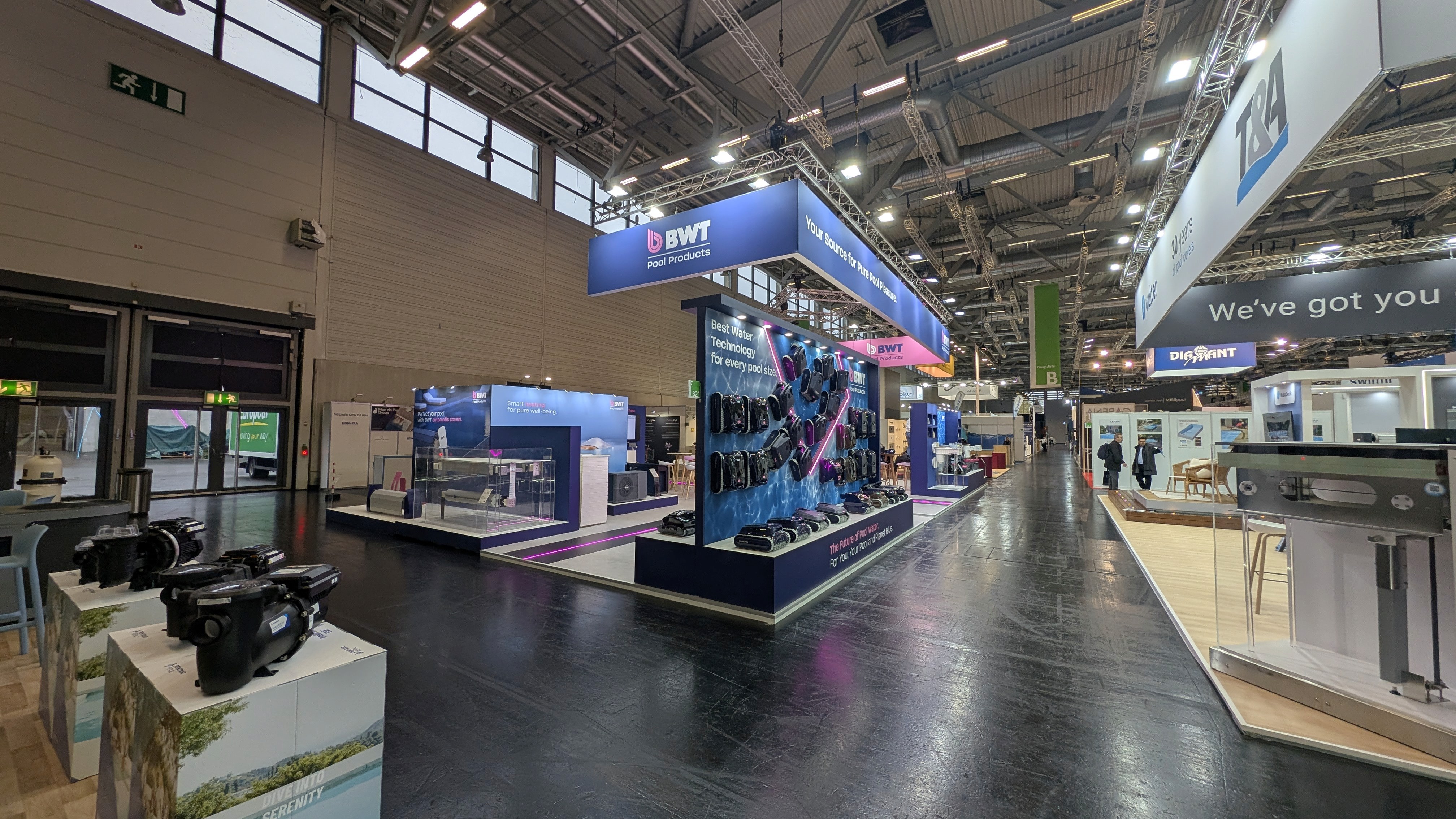 Espace d’accueil et de discussion du stand BWT sur le salon Aquanale 2025