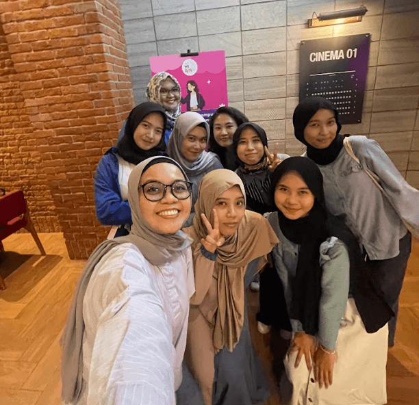 Kegiatan Sister's Movie Date