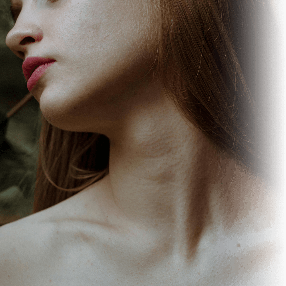 iyi bir çene hattı ve genç bir boyun