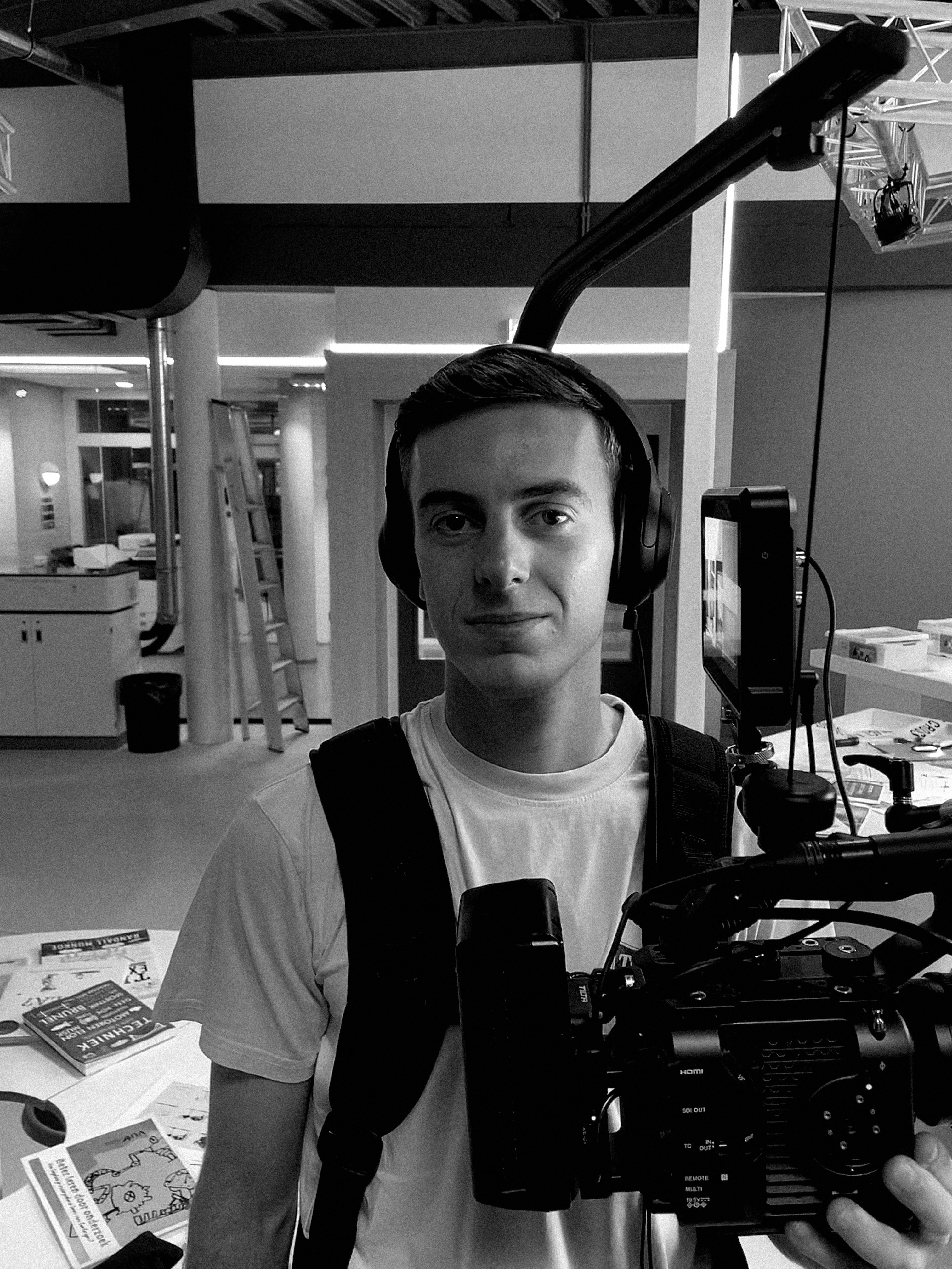 Magnetic repel image