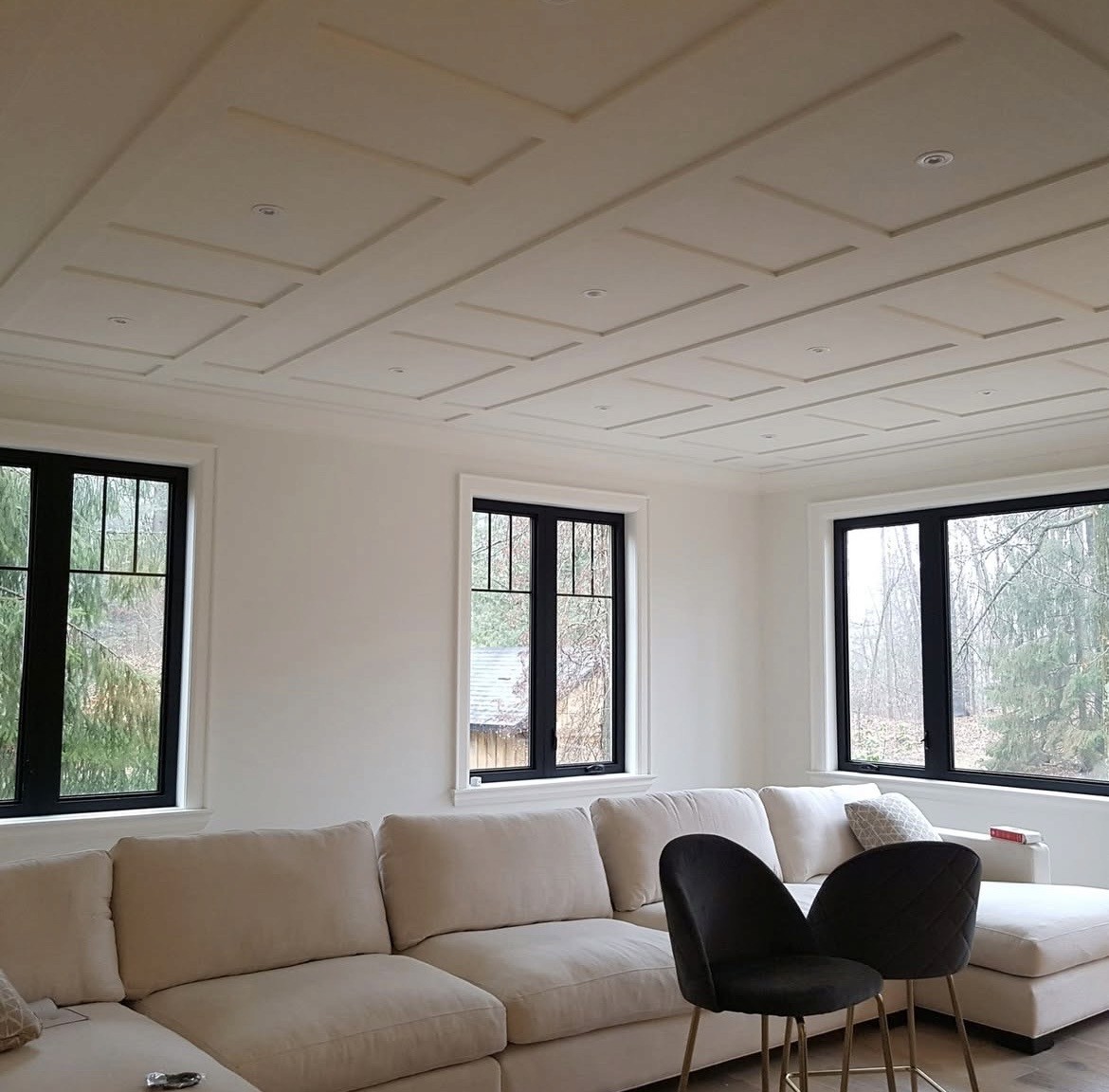 einture intérieure d'un salon moderne et lumineux à Saint-Amable réalisé par Peinture DVI