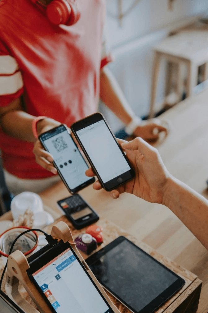 scanning qr code on phone