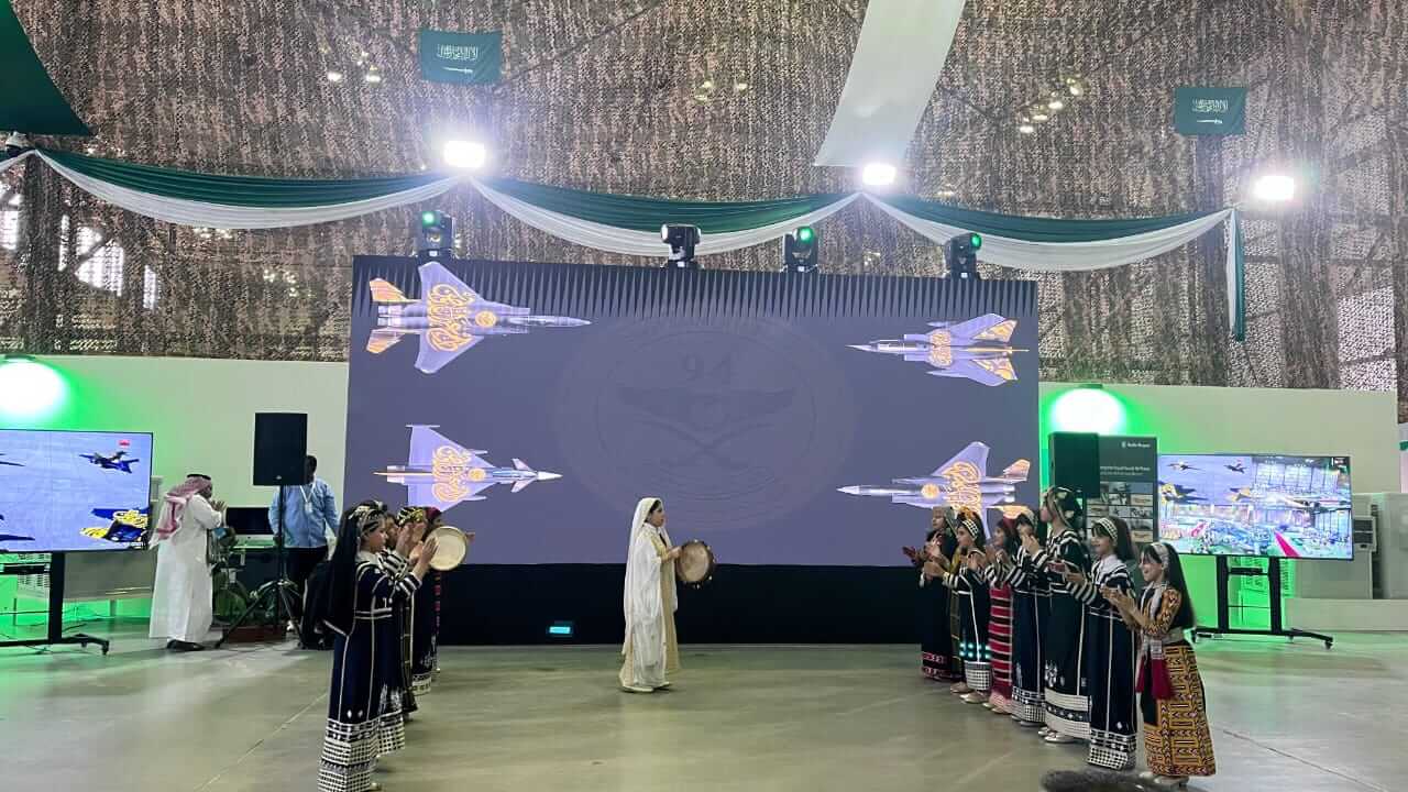 عرض تراثي في ​​قاعدة الملك فهد الجوية