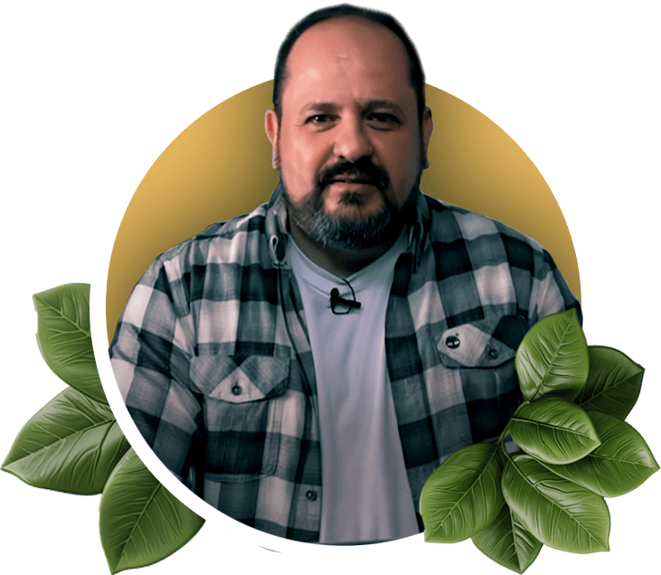 foto do professor com folhas