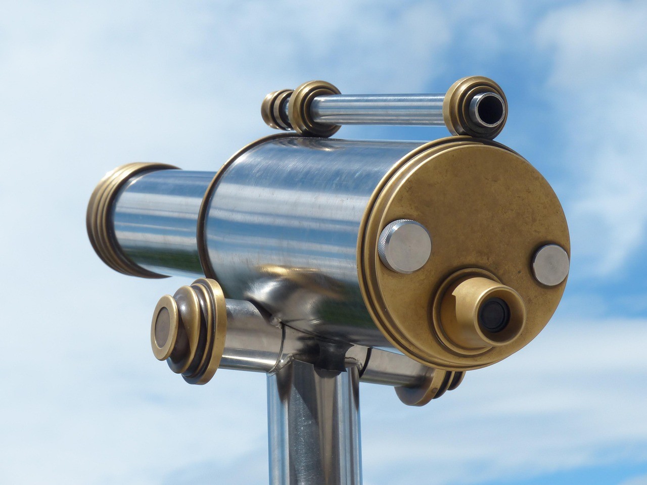 Altes Fernrohr aus Metall
