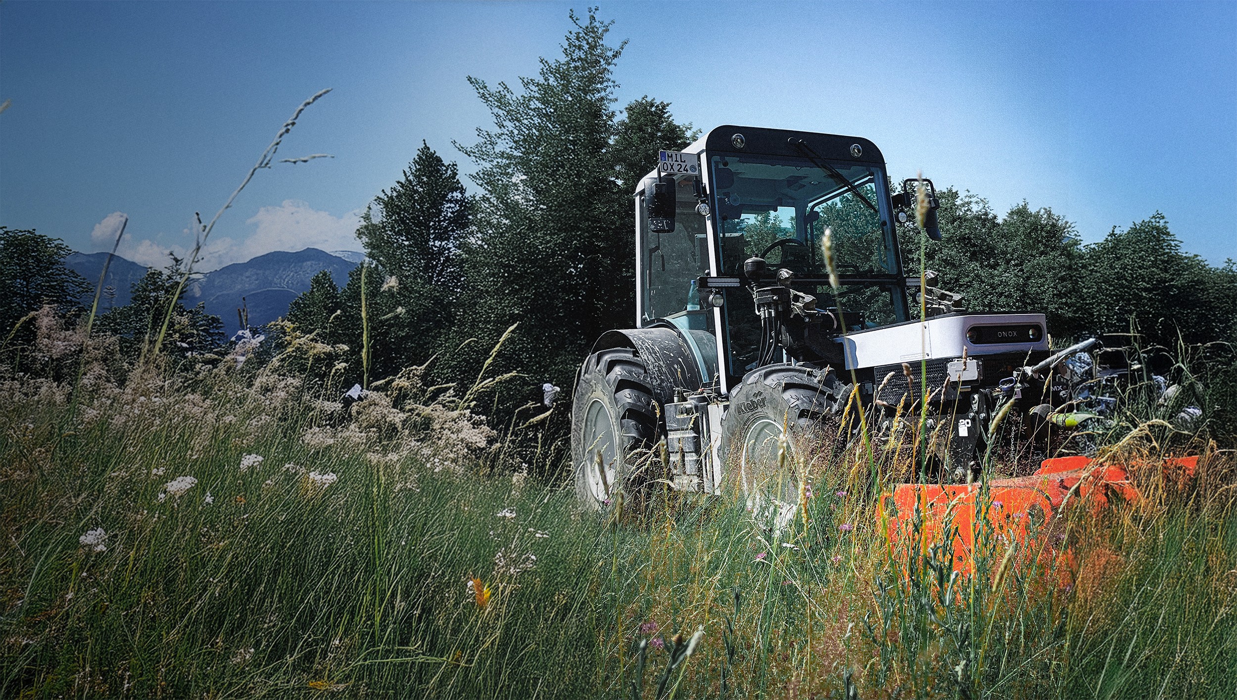 ONOX - Electric Tractor Alp Scene
