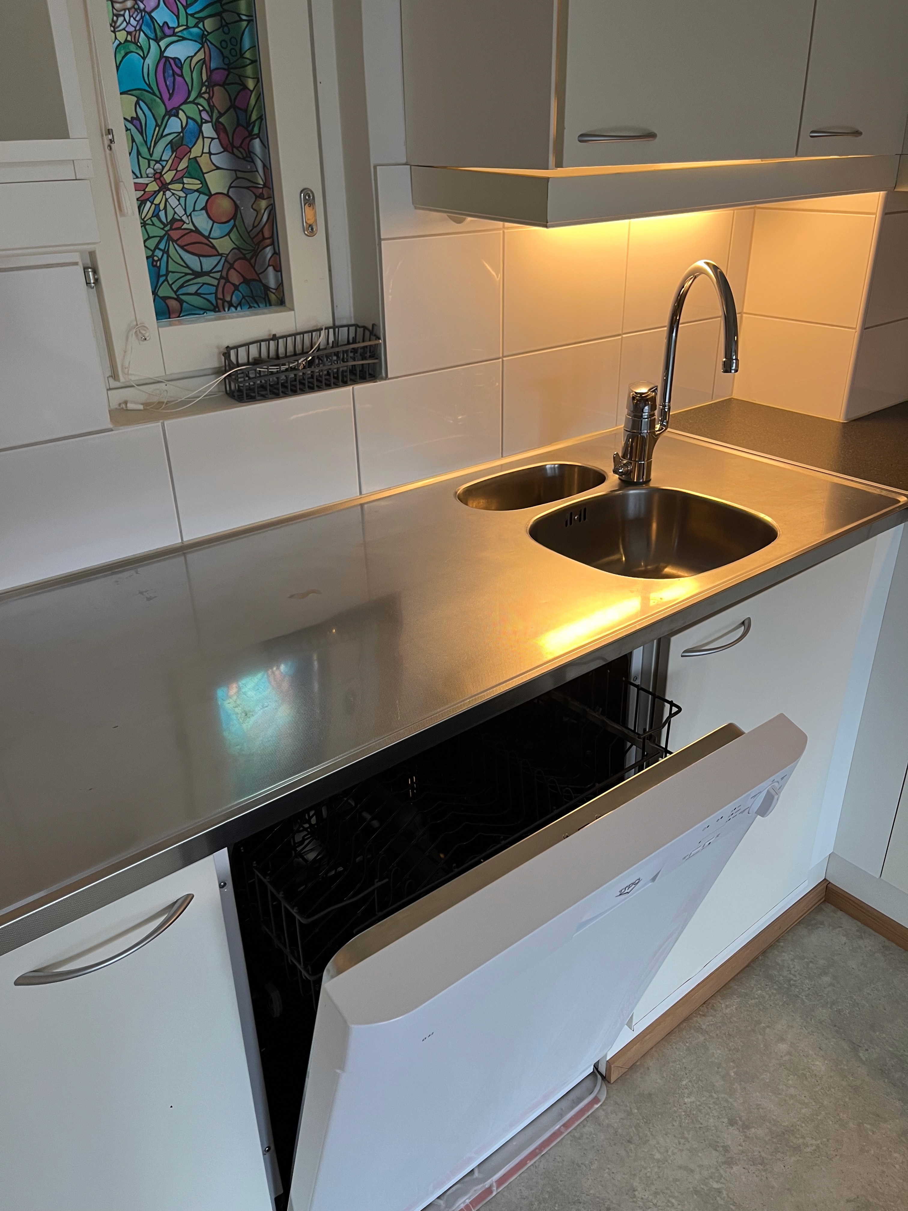 Siisti keittiö siivouksen jälkeen