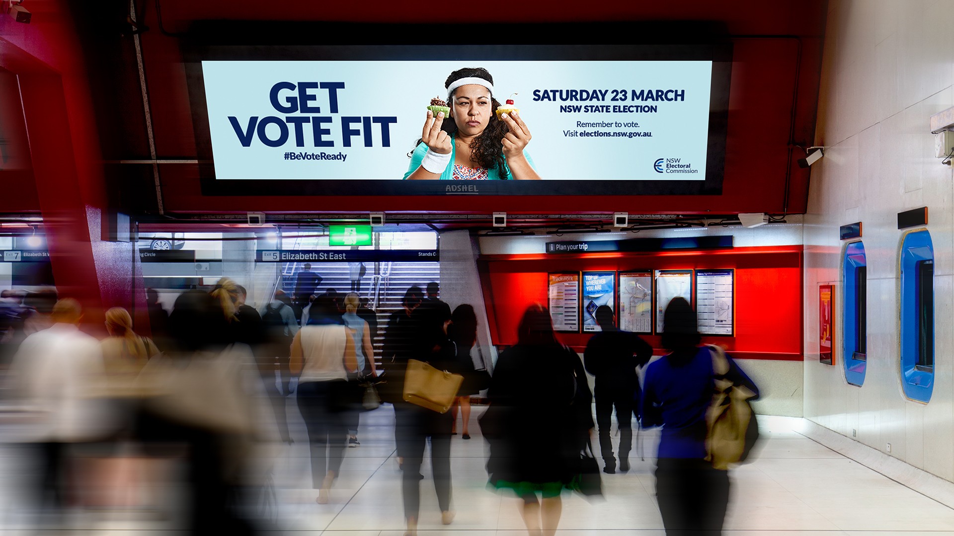 Homescreen with open bottom drawer