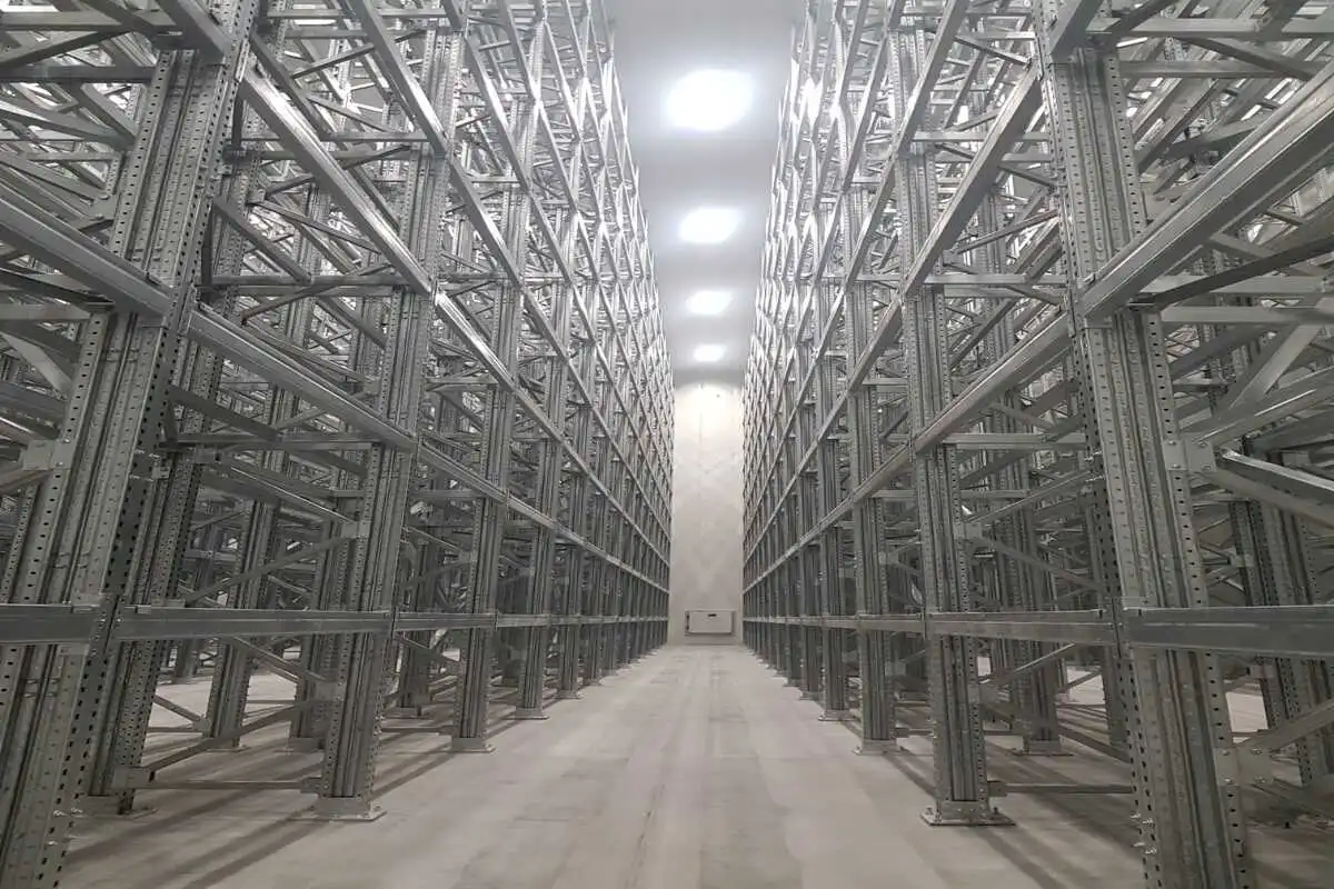 soğuk hava depolarında raf ve zemin tasarımı