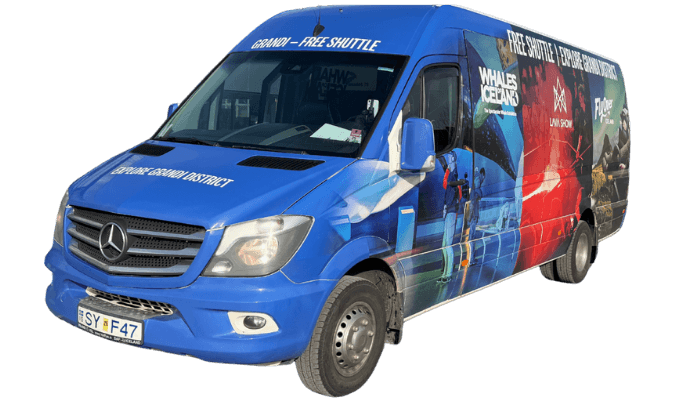 Madison, Inga, fondatrice Ragga (alias Lady Lava), et Jón Heiðar (alias Volcano Man). Ensemble, ils veillent à ce que nos partenaires et leurs clients vivent la meilleure expérience possible.