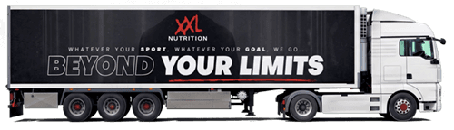 Vrachtwagen met reclame van XXL Nutrition