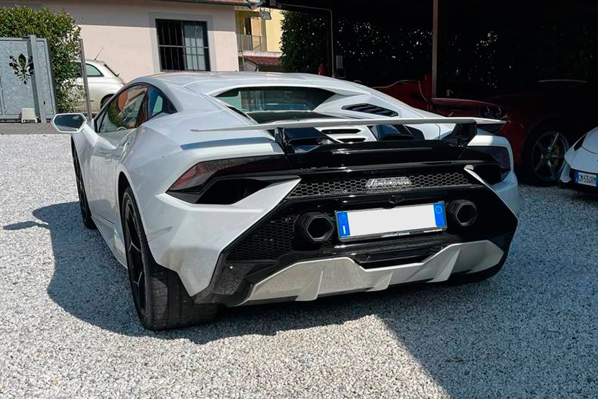 Rent a Lamborghini in Italy