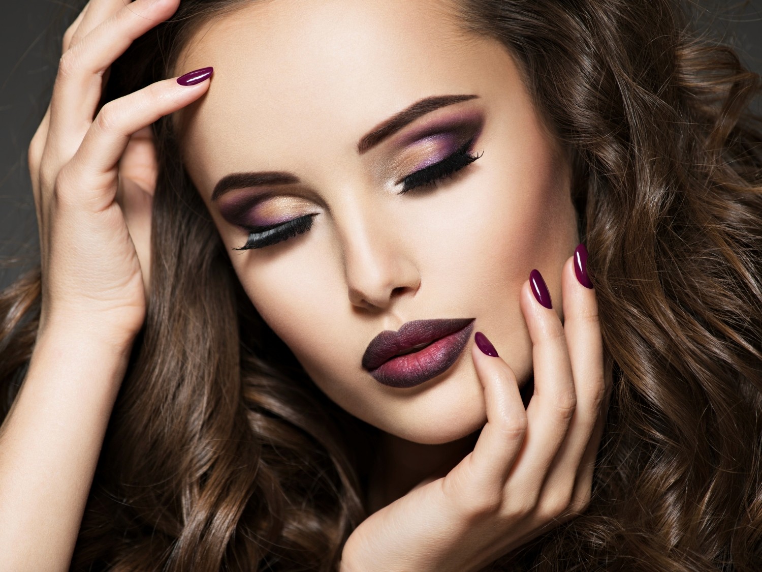 model with dramatic makup