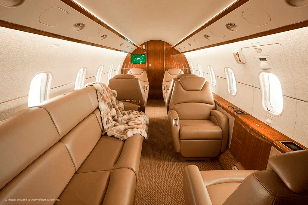 Challenger 300 private jet