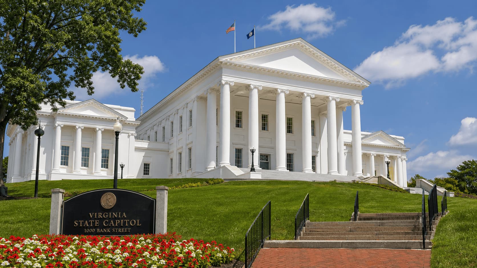 Virginia State Capitol in Richmond with classical architecture and greenery
