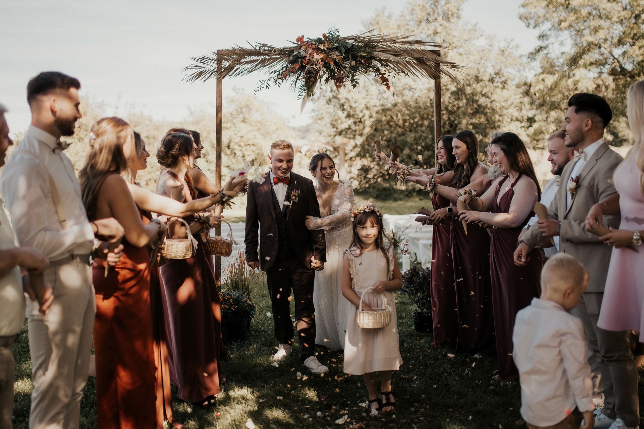 Feierlicher Abschluss einer freien Trauung in Würzburg