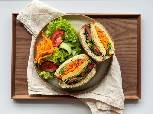 Sandwhich and salad