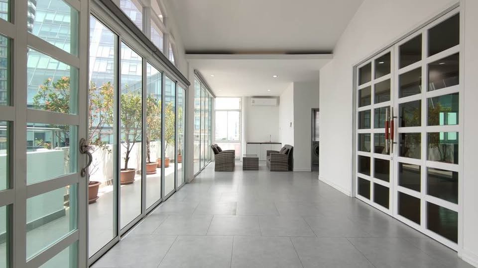 3-Bedroom Pet-Friendly Entire Top-Floor Residence Thonglor 1