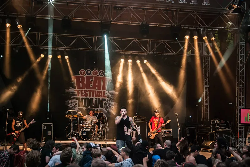 BU-FU live performance