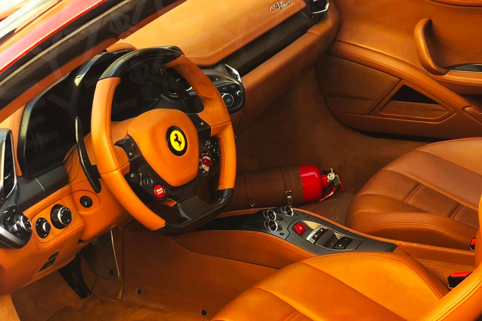 Vue interieur Ferrari 488 Spider Rouge – Location Supercar à Dubaï | Keyz Rent