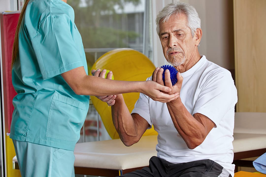 Manuelle Therapie – mobilisierende Handgriffe