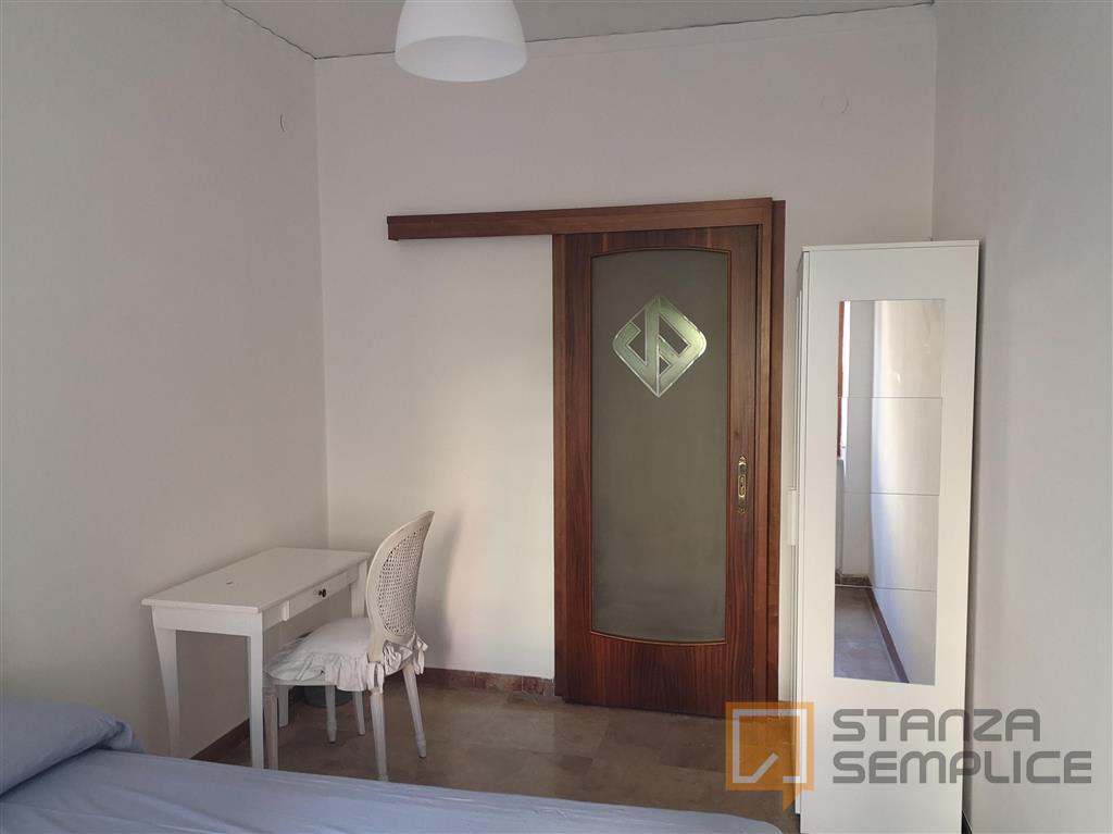 Stanza singola di 10 mq in Via Gabriele Jannelli, Napoli – 390€ tutto incluso, cauzione zero