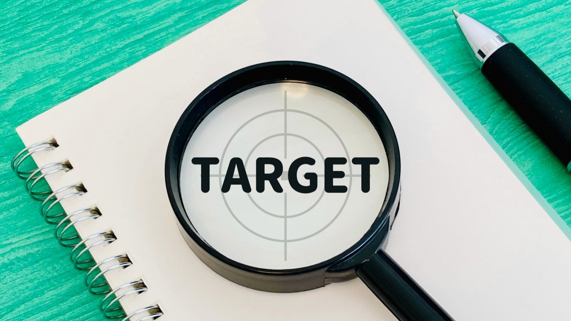 ターゲットの文字と虫眼鏡