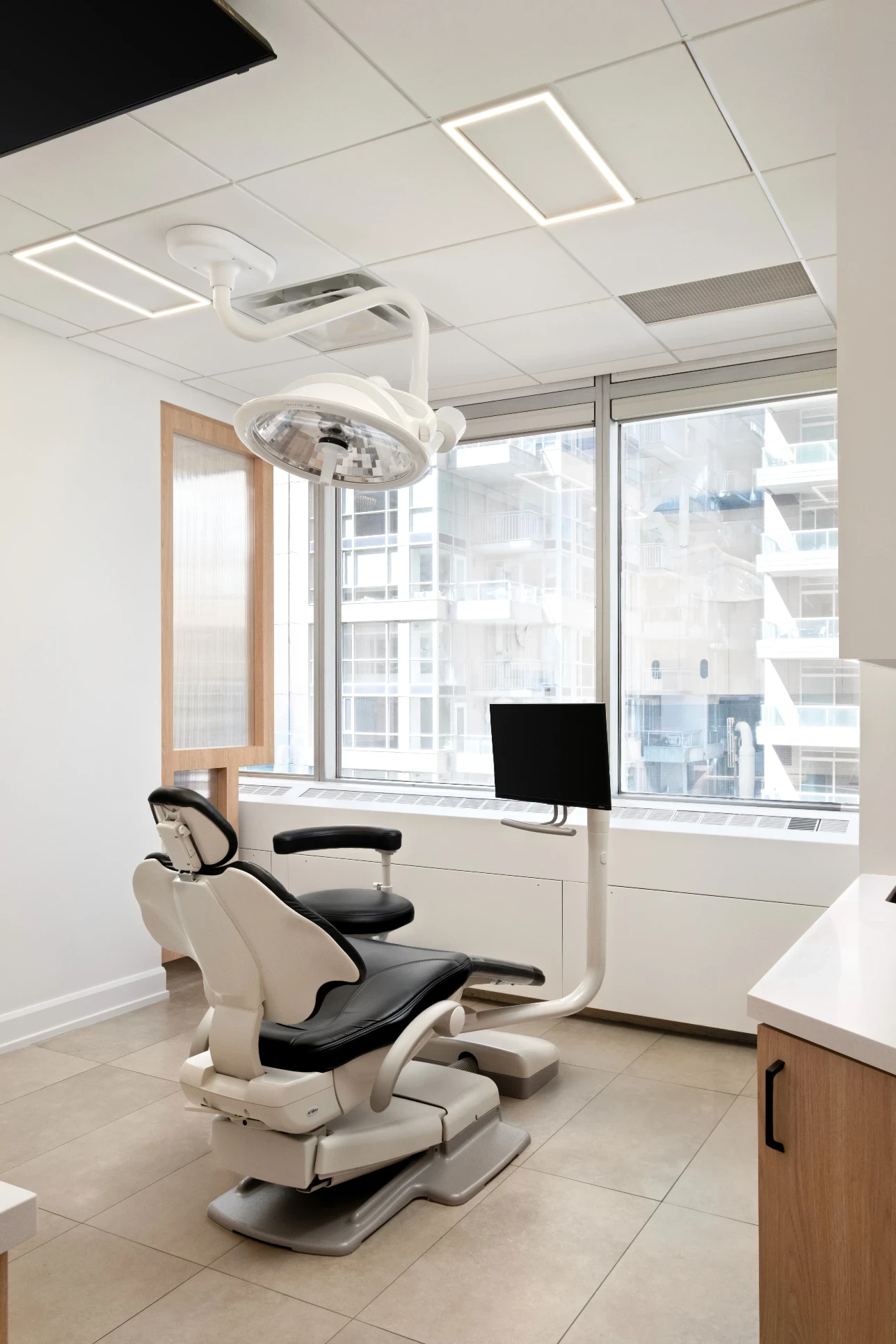Modern dental office overlooking North York, Ontario at Sovrle Dental Clinic in North York, Ontario: the best dentist in North York, Ontario